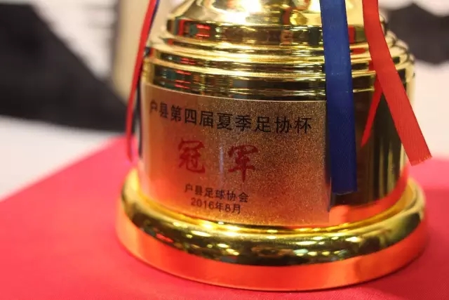 李小冉的情感历程：在痛苦中寻求自我救赎